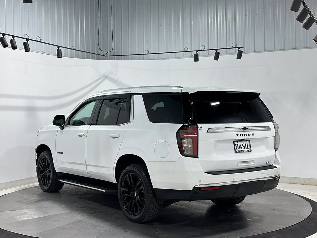 Used 2023 SUMMIT WHITE Chevrolet LT image 17
