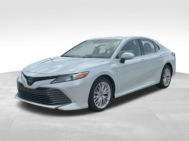 2020 Toyota Camry Hybrid XLE