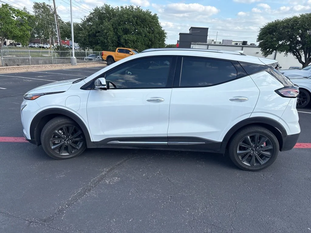 Used 2022 Chevrolet Bolt EUV Premier with VIN 1G1FZ6S09N4130304 for sale in Round Rock, TX
