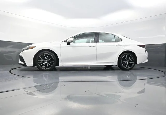 Used 2024 White Toyota SE image 33