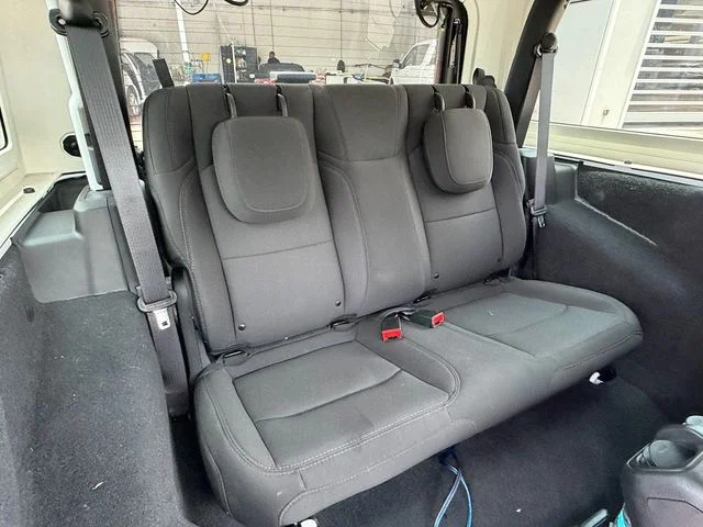 Used 2022 Bright White Clearcoat Jeep Sport S image 13