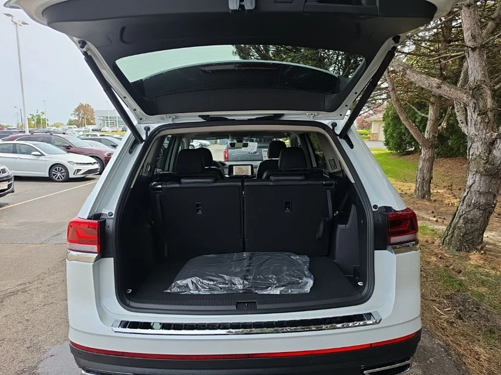New 2026 Opal White Pearl Volkswagen 2.0T SEL image 15