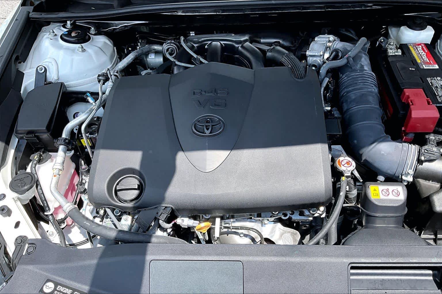 Used 2024 Wind Chill Pearl/Midnight Black Metallic Toyota XSE V6 image 32
