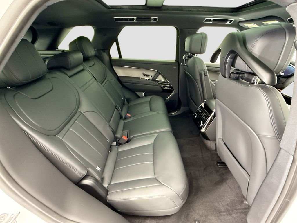 New 2026 Ostuni Pearl White Land Rover SE image 22