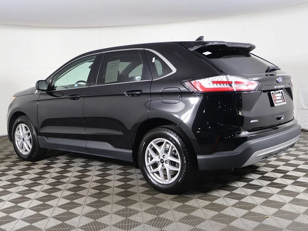Used 2023 Black Ford SEL image 7