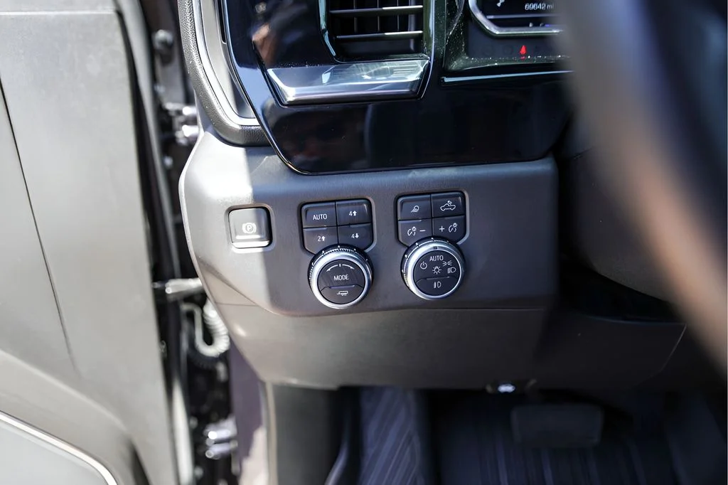 Used 2023 Silver GMC SLT image 18