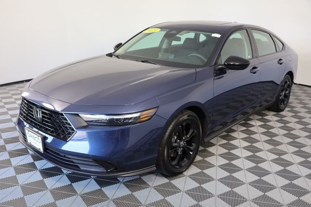 Used 2025 Blue Honda SE image 4