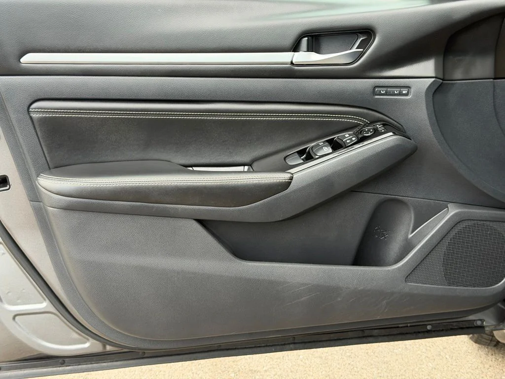 Used 2023 Gray Nissan Platinum image 23