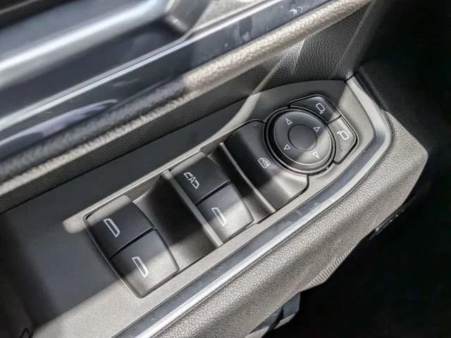 New 2026 Onyx Black GMC Elevation image 23