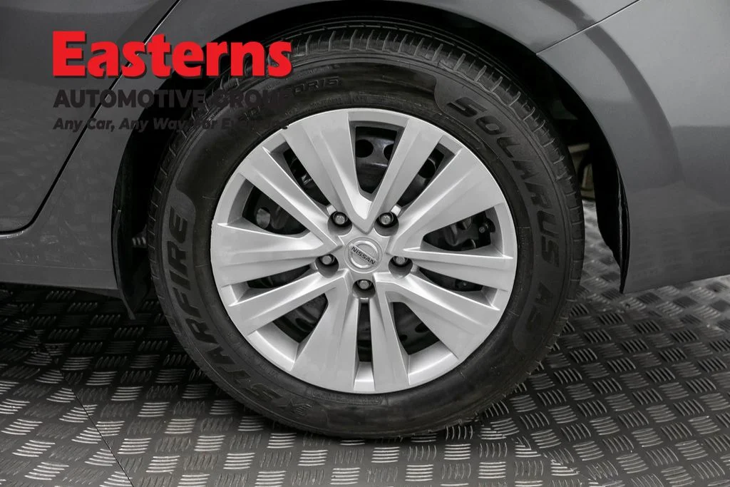 Used 2024 Gray Nissan S image 31