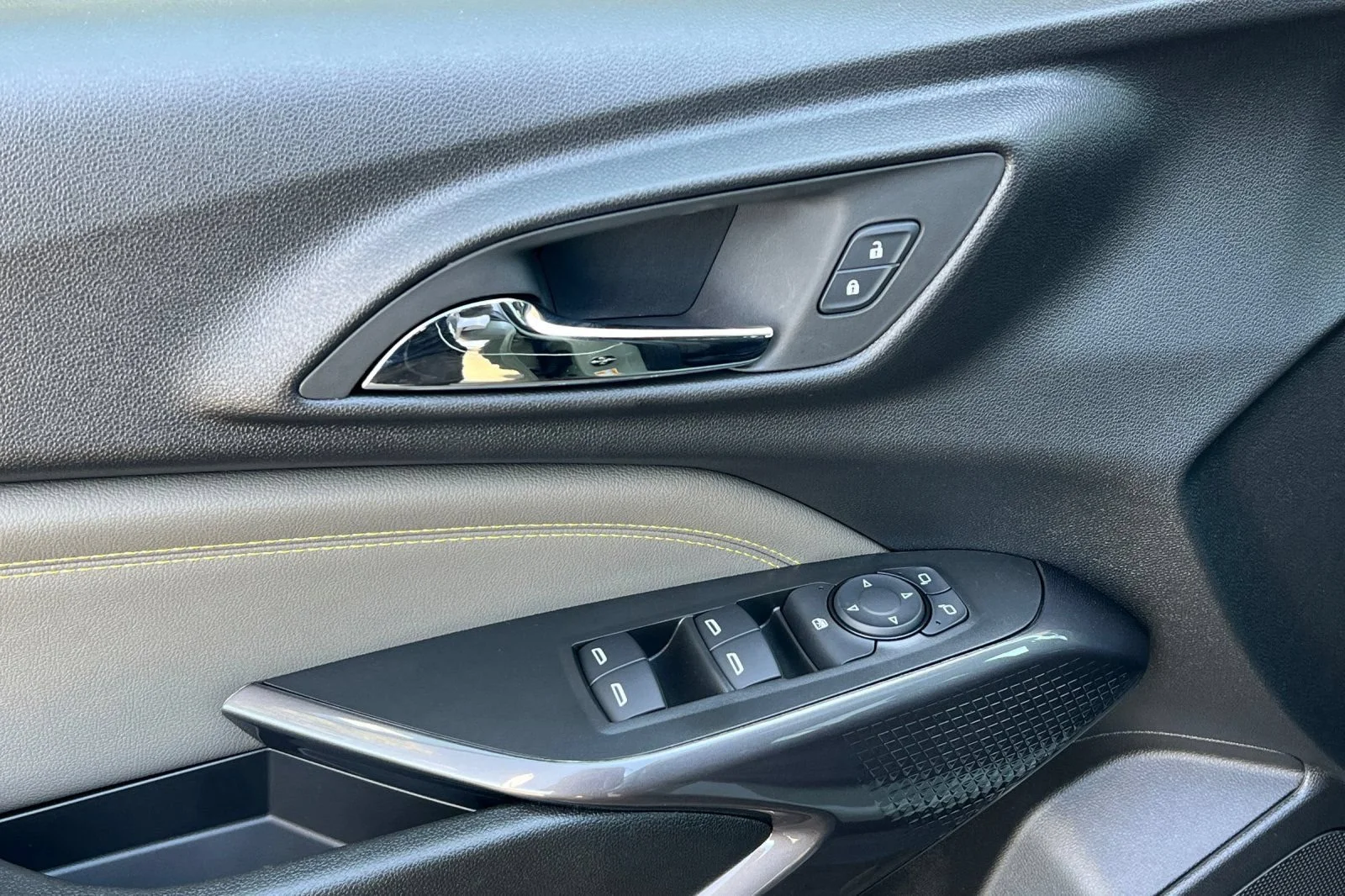 New 2026 Cacti Green Chevrolet ACTIV image 11
