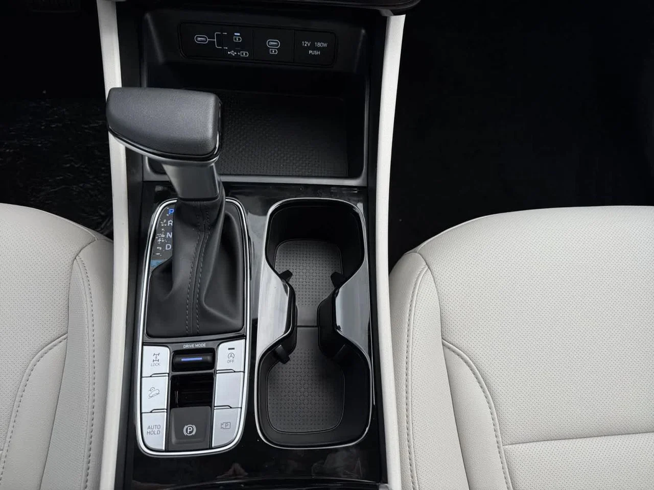 New 2026 White Hyundai SEL Plus AWD image 17
