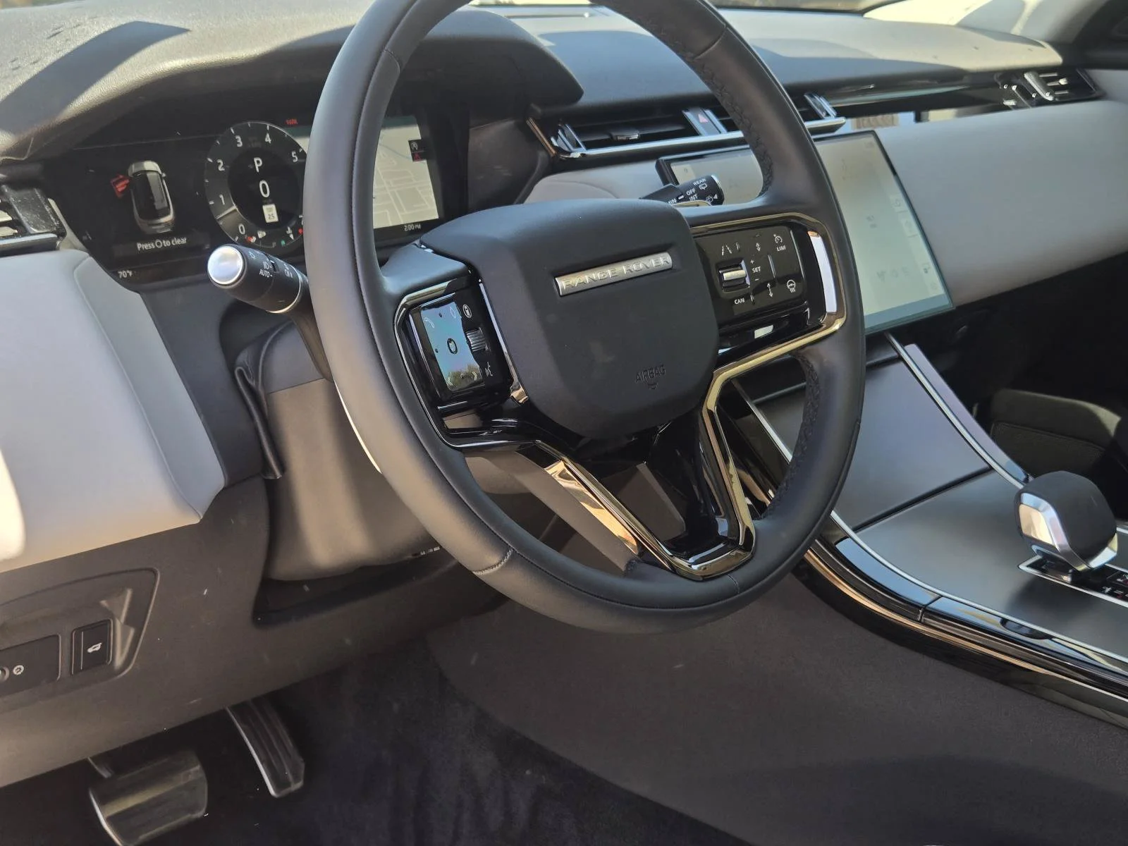 Certified Used 2025 Fuji White Land Rover Dynamic SE image 31
