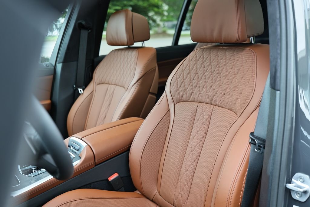 New 2027 Dravit Grey Metallic BMW xDrive40i image 22