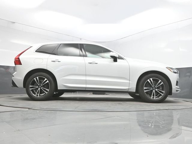 Used 2021 White Volvo T6 Momentum image 52