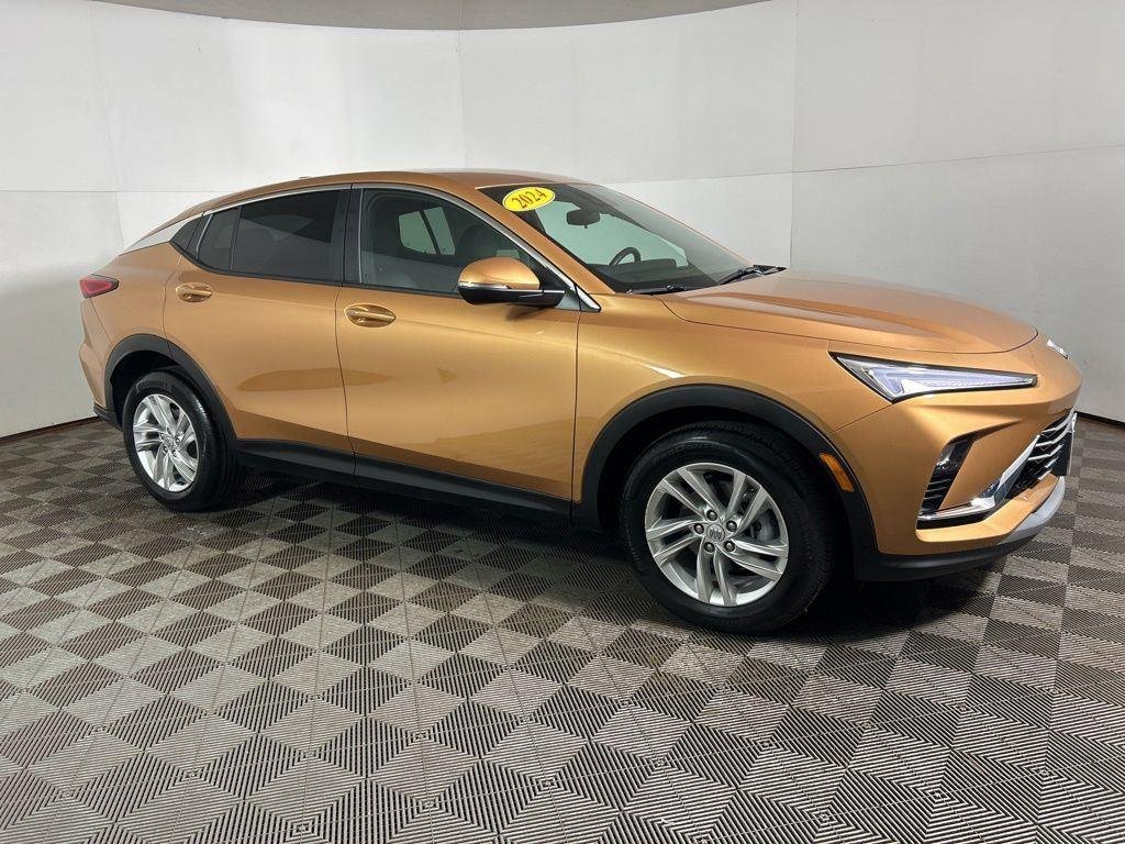 Used 2024 Copper Buick Preferred image 5