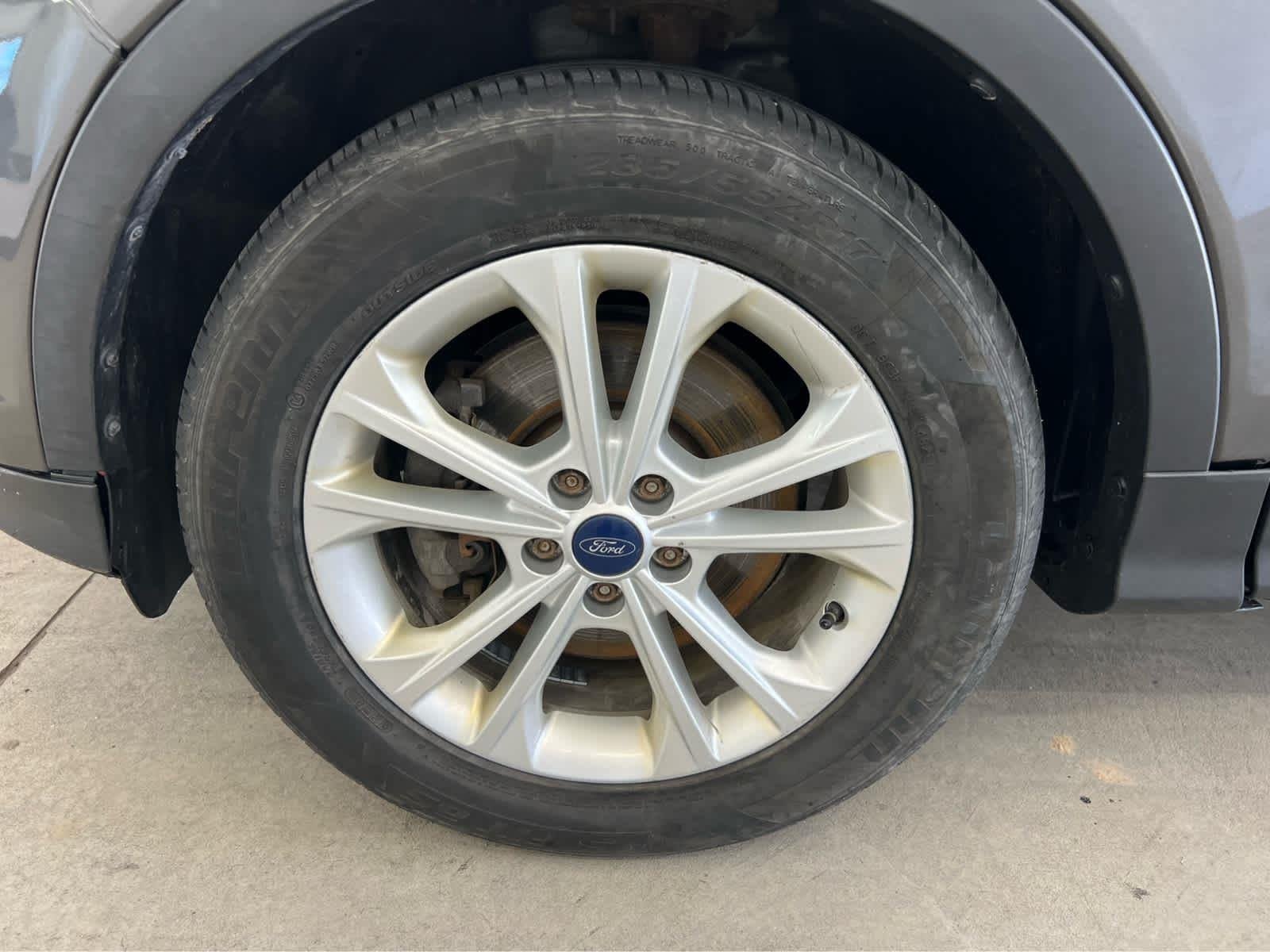 Used 2017 Magnetic Ford SE image 7