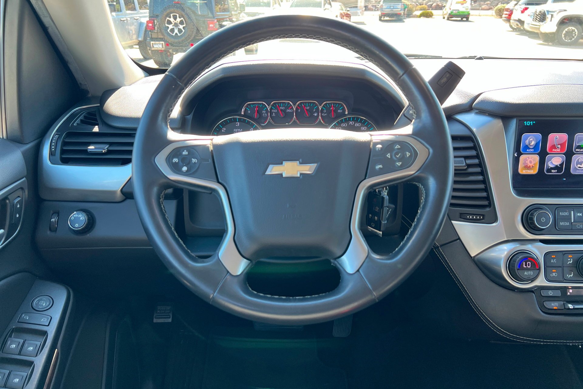2017 Chevrolet Suburban LS - Photo 13