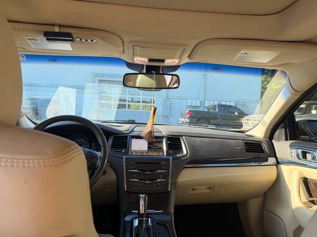 Used 2016 Platinum Dune Metallic Tri-Coat Lincoln Base image 8