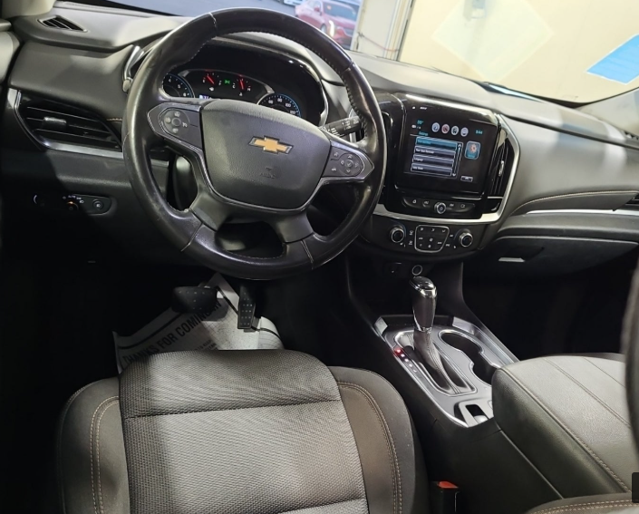 Used 2019 SILVER ICE METALLIC Chevrolet LT Cloth image 8