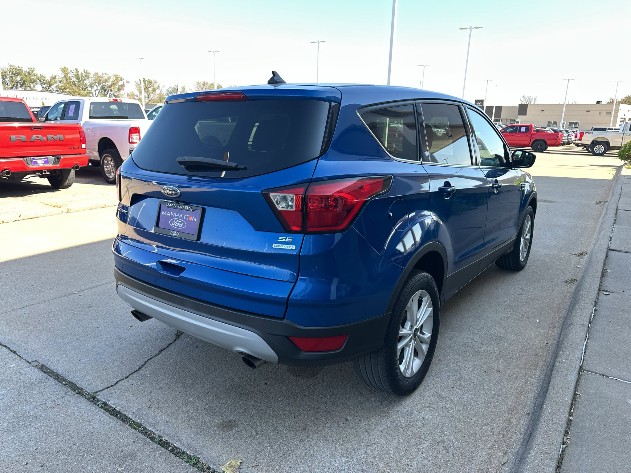 Used 2019 Lightning Blue Metallic Ford SE image 10