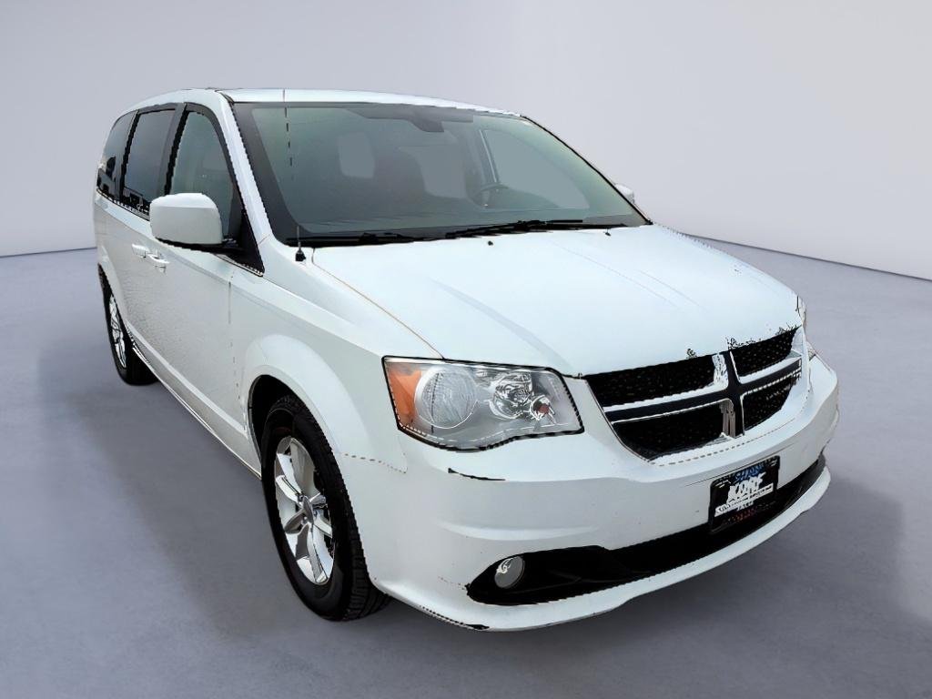 Used 2018 White Knuckle Clearcoat Dodge SXT image 3