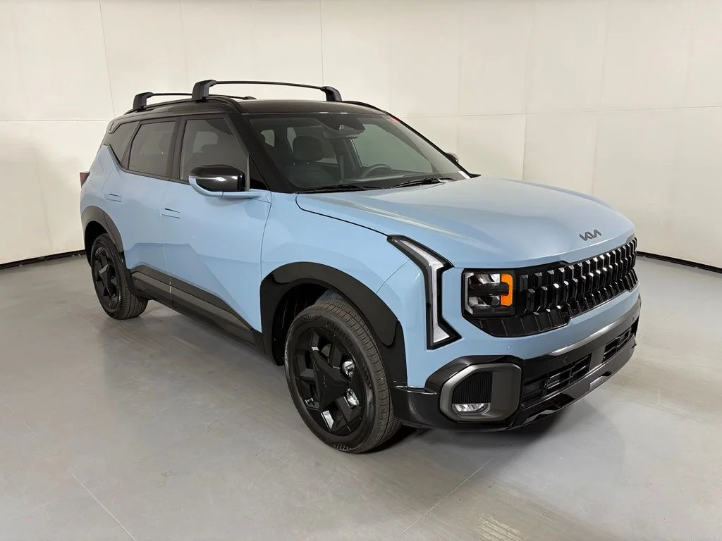 New 2027 Frost Blue / Black Roof Kia X-Line S image 2