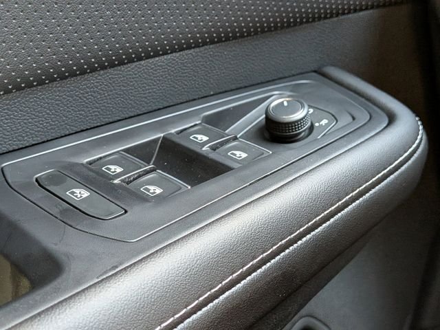 New 2026 White Volkswagen 2.0T SE w/Technology image 27