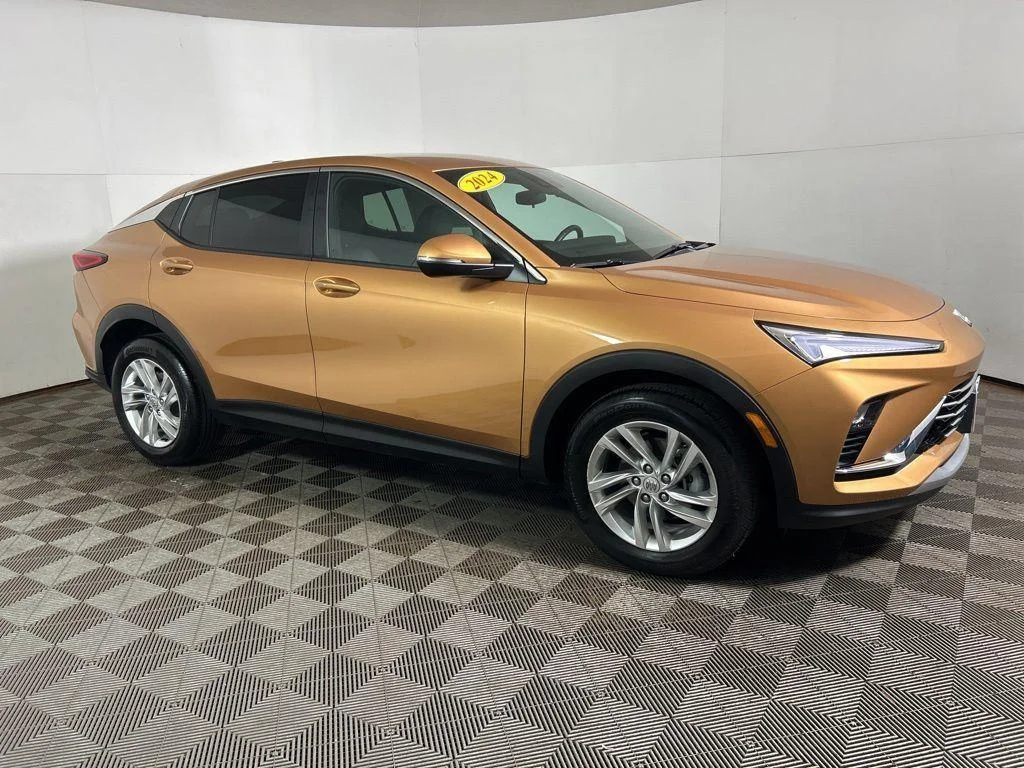 Used 2024 Copper Buick Preferred image 5