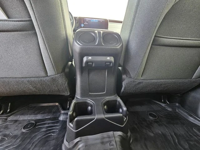 Used 2024 Green Clearcoat Jeep Sport S image 21