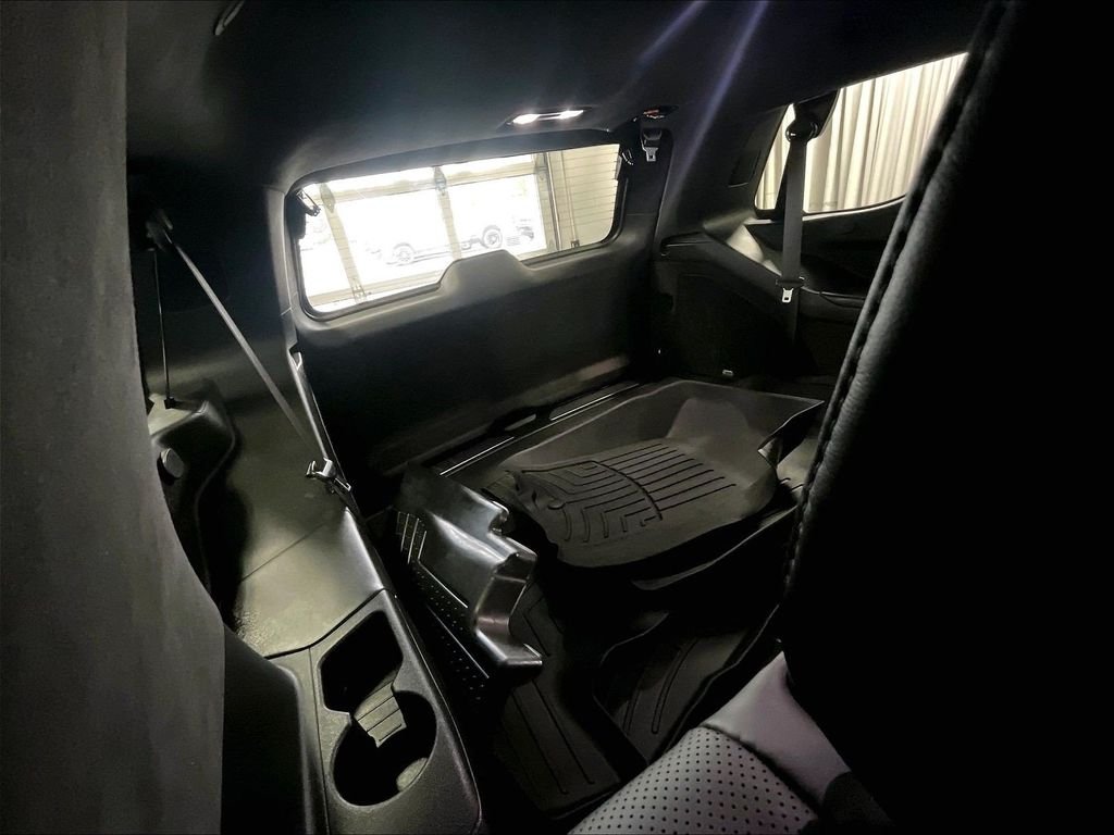 Used 2024 White Cadillac Sport Platinum image 17