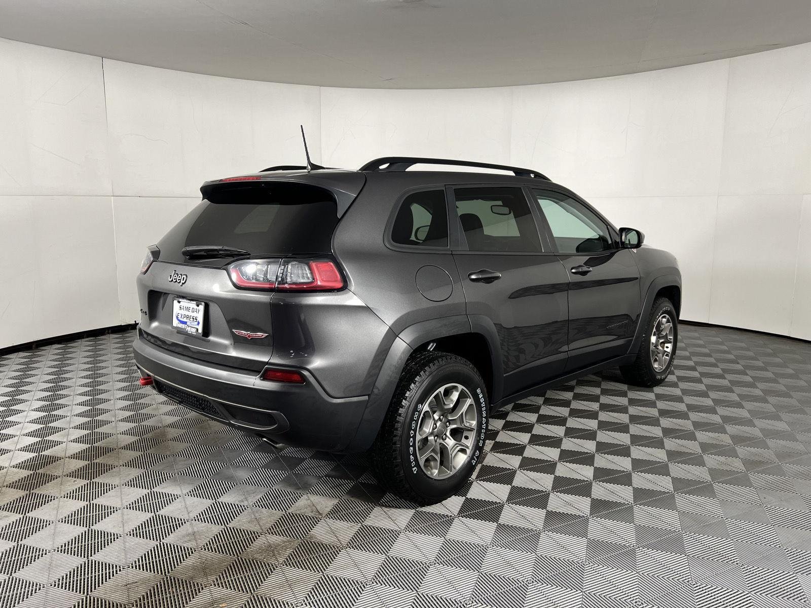 Used 2022 Granite Crystal Metallic Clearcoat Jeep Trailhawk image 23