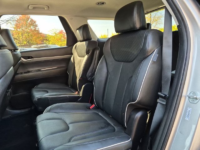 Used 2024 Silver Hyundai SEL image 25
