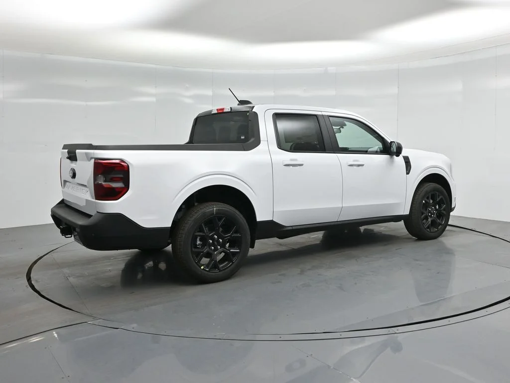 New 2026 Oxford White Ford Lariat image 27