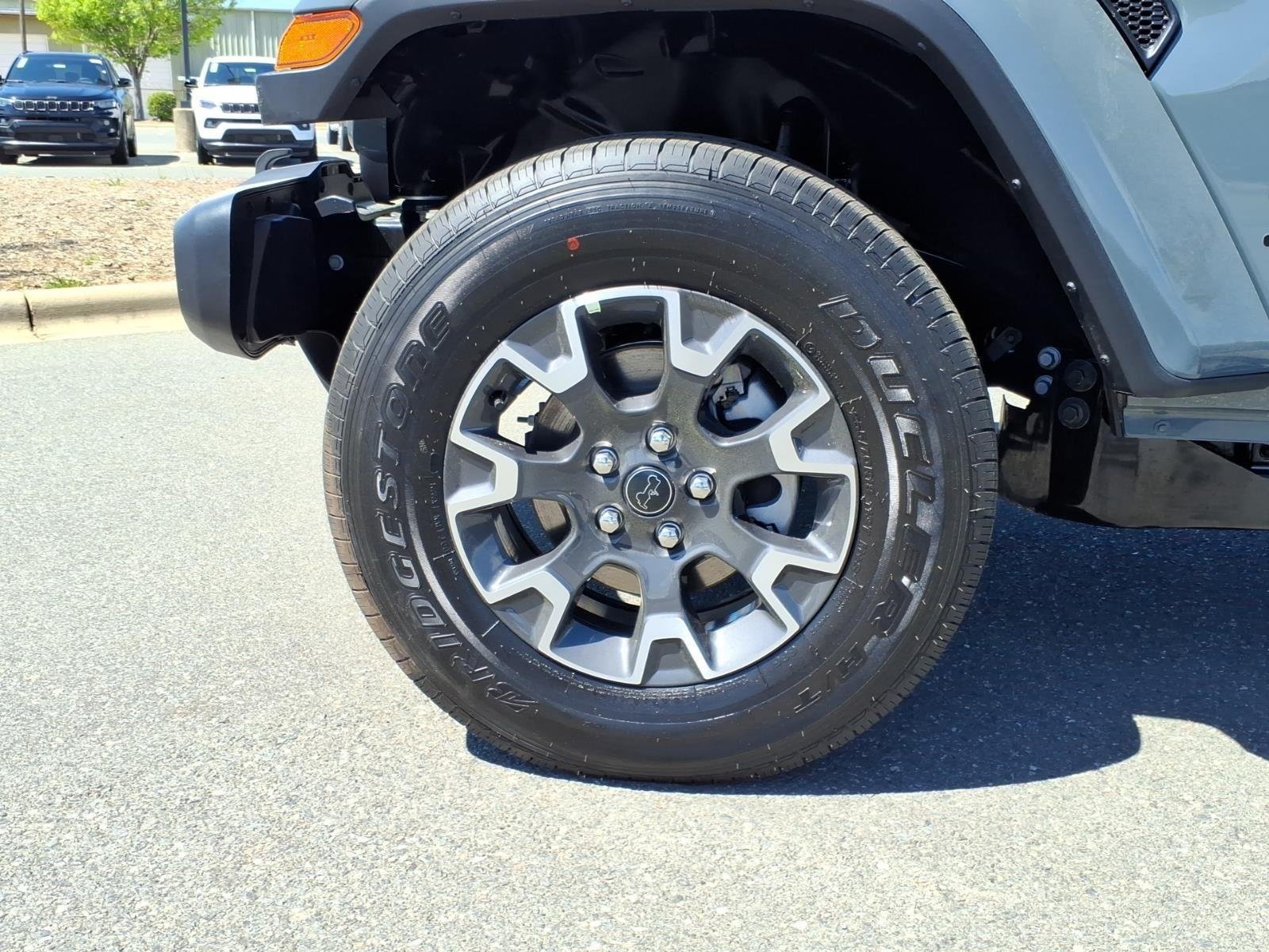 New 2026 Anvil Clear-Coat Exterior Paint Jeep Sahara image 12