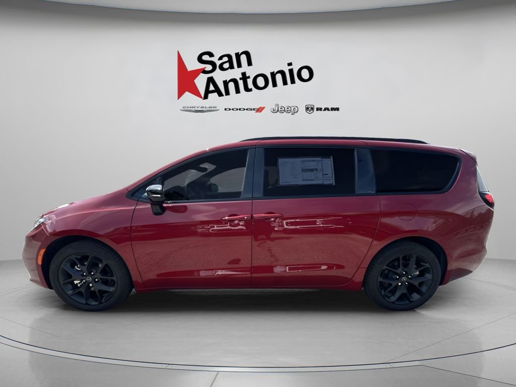 New 2026 Red Hot Pearl-Coat Exterior Paint Chrysler Select image 13