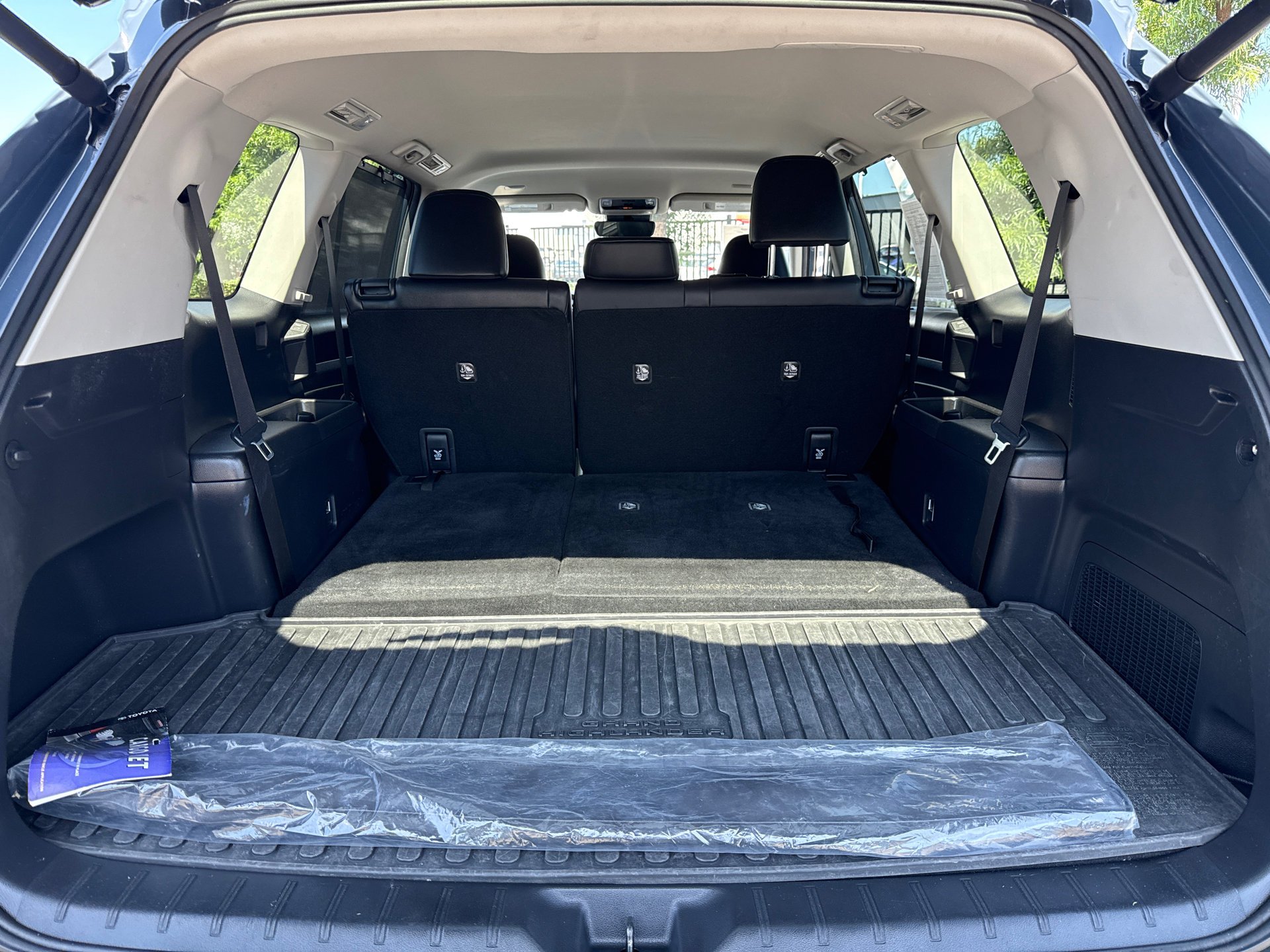 Certified Used 2024 Cloud Toyota XLE image 10