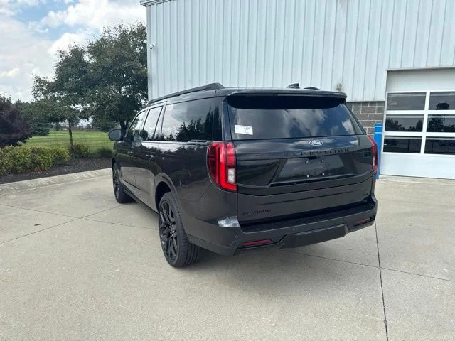 New 2027 Gray Ford Platinum image 8