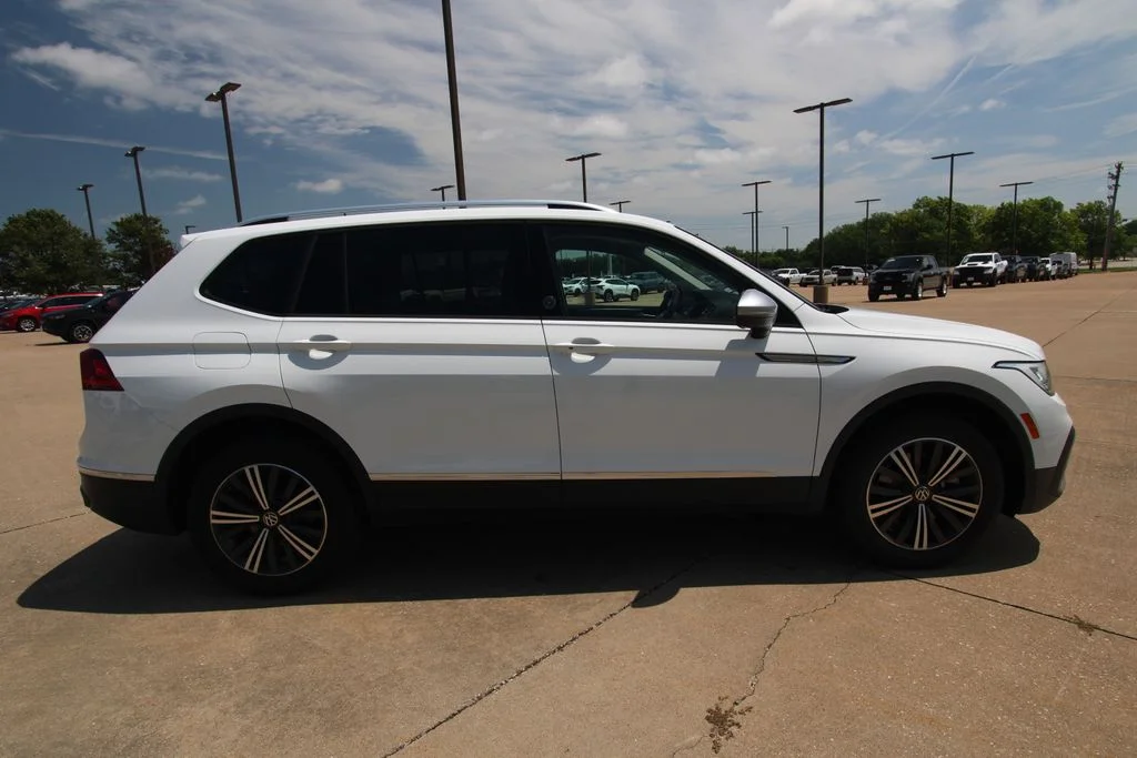 Used 2024  Volkswagen 2.0T Wolfsburg Edition image 4
