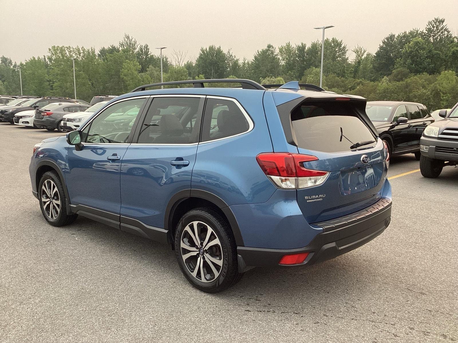 Used 2020 Horizon Blue Pearl Subaru Limited image 19