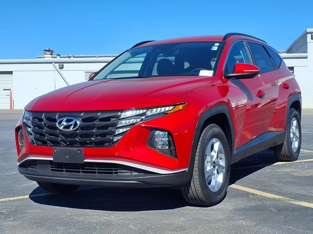 Used 2023 Hyundai Tucson SEL with VIN 5NMJBCAE8PH218241 for sale in Kansas City