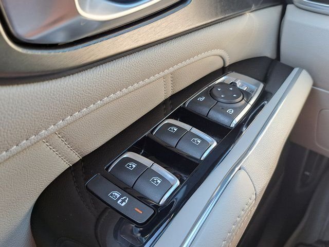 Used 2022 Gray Kia SX image 21