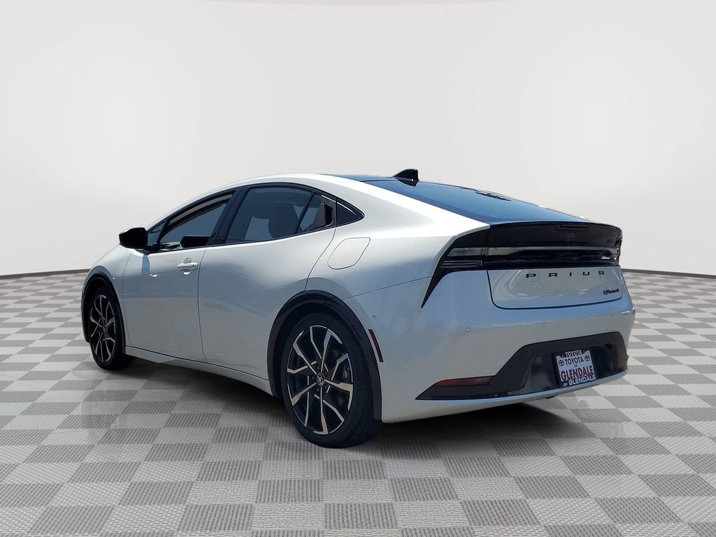 Used 2024 Pearl Toyota XSE Premium image 3