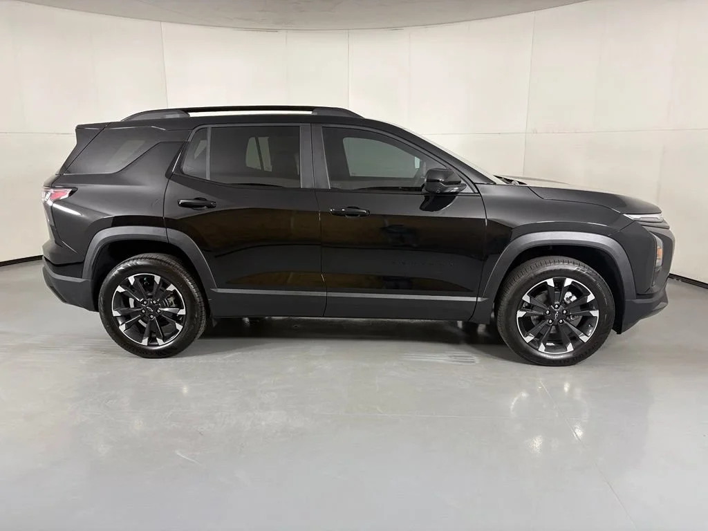 2027 Chevrolet Equinox RS - Photo 11