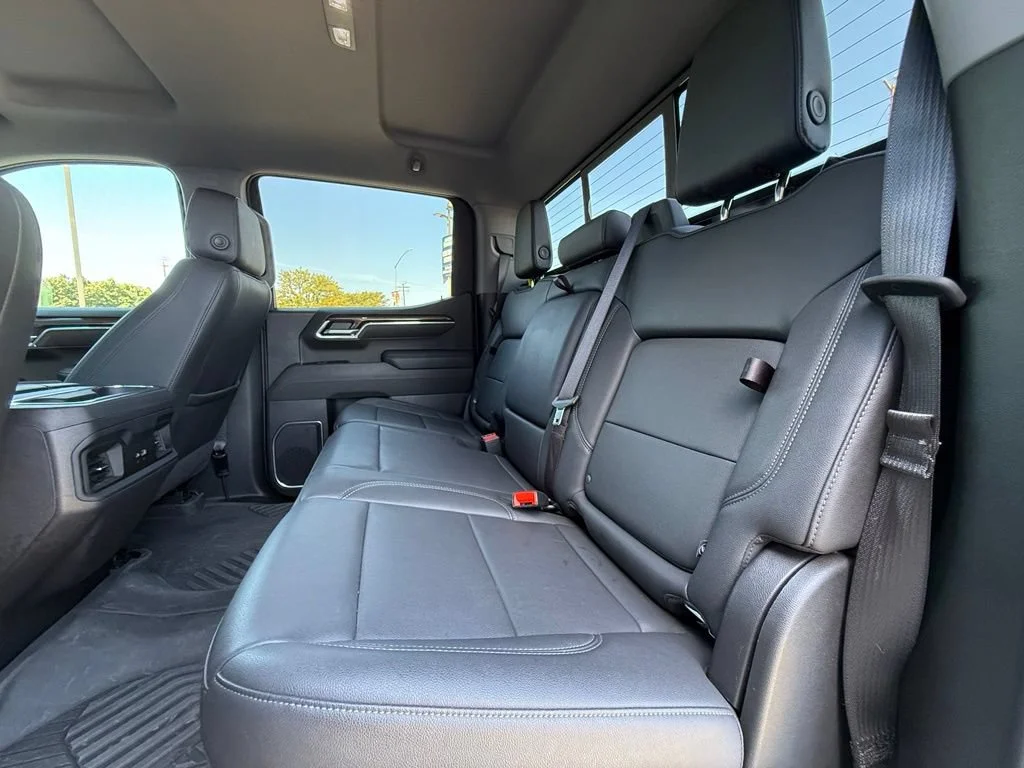 Used 2025 Summit White Chevrolet RST image 35
