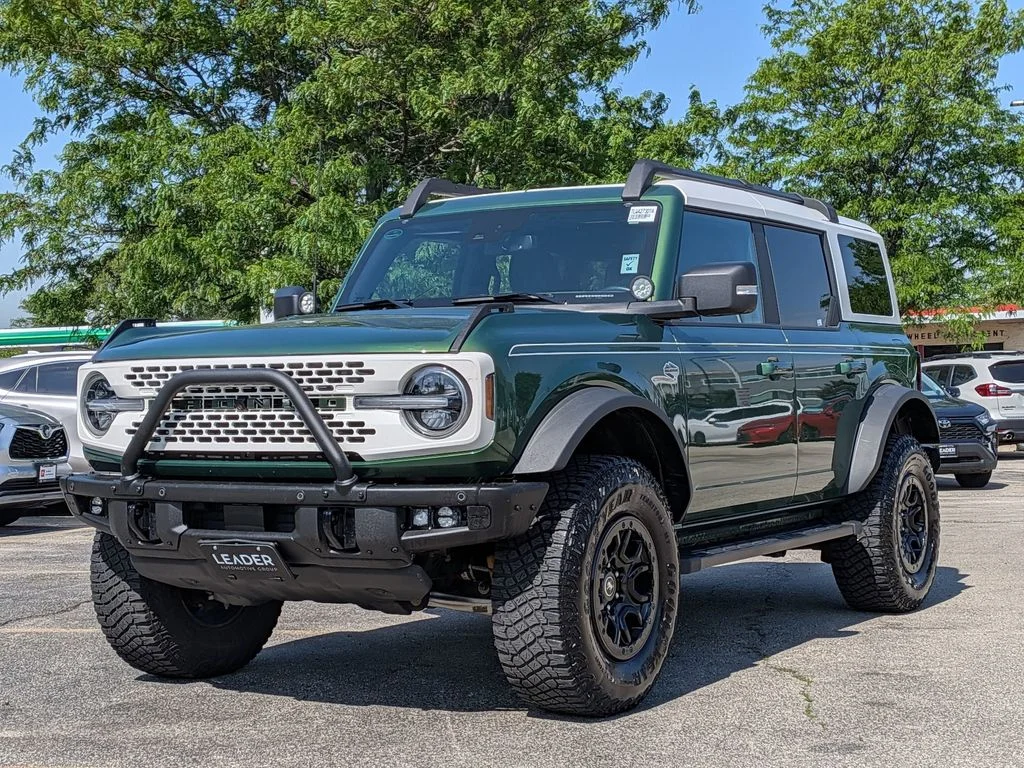 Used 2022 Green Ford Wildtrak image 3