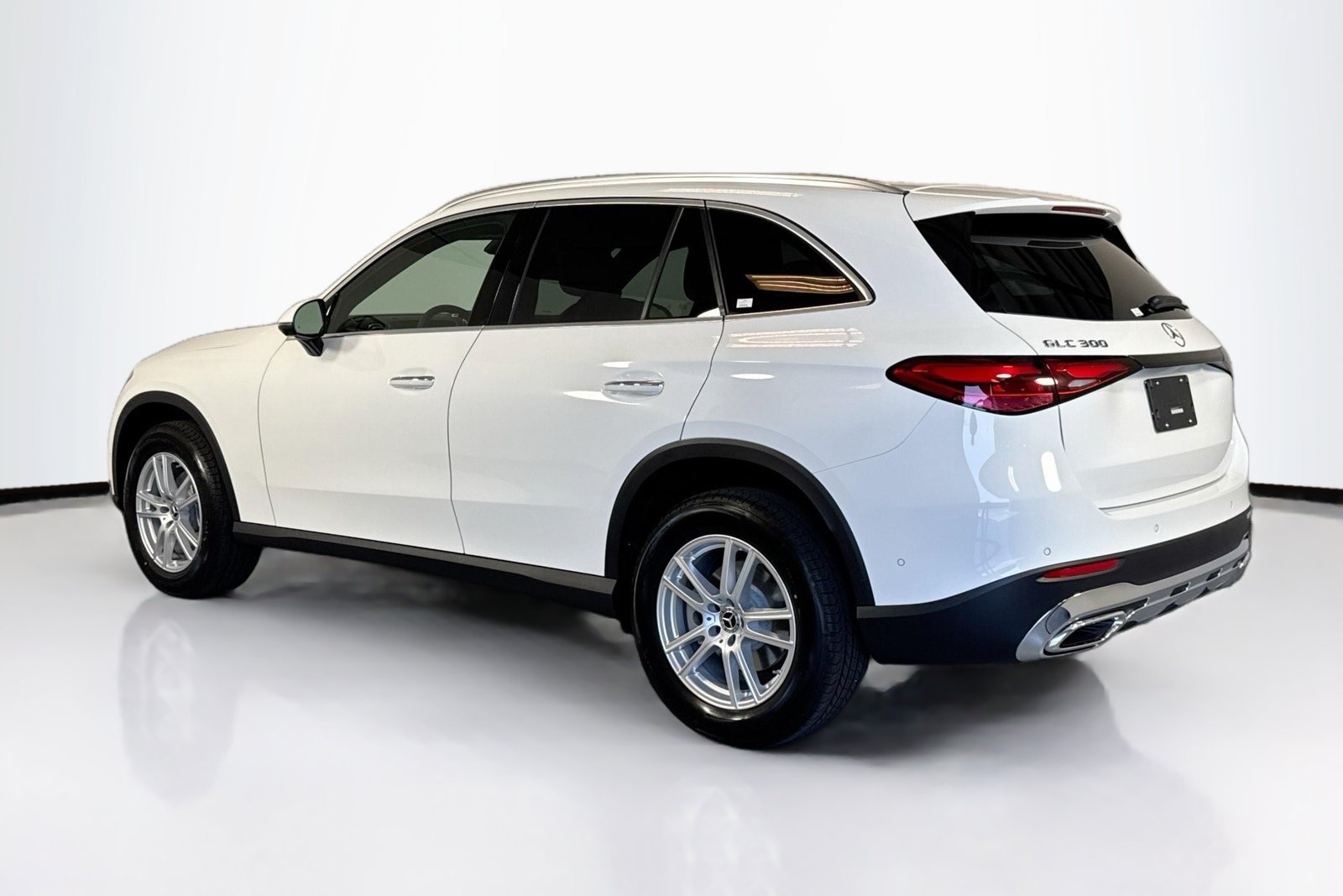 New 2026 Polar White Mercedes-Benz GLC 300 image 7