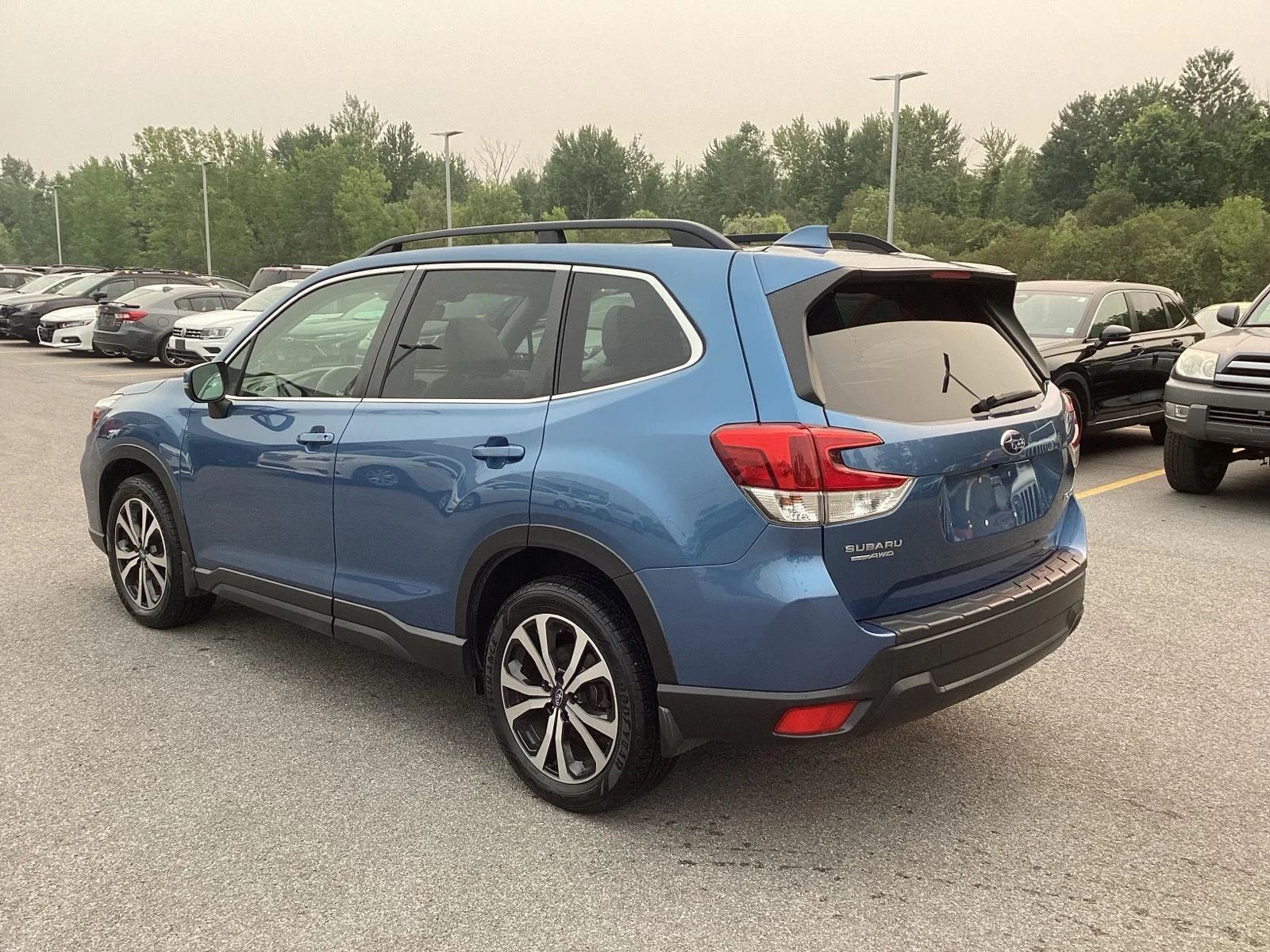 Used 2020 Horizon Blue Pearl Subaru Limited image 19