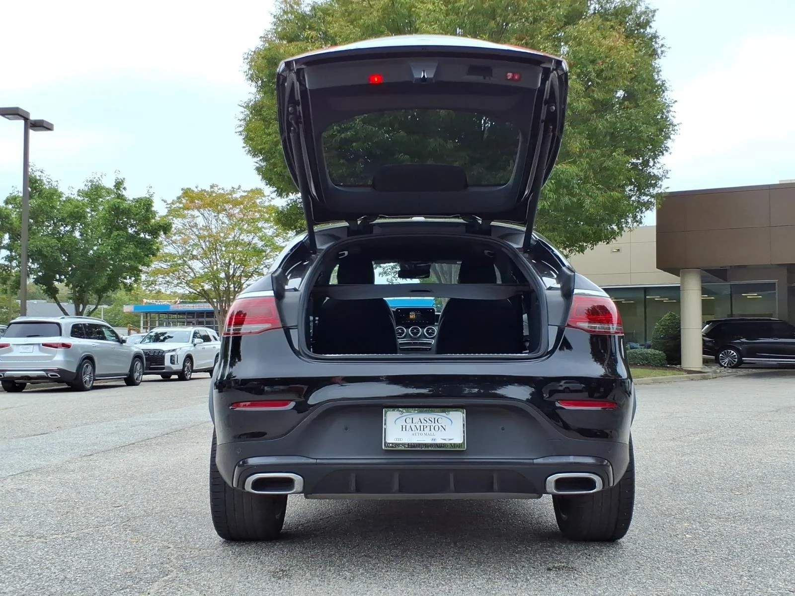 Used 2023 Black Mercedes-Benz GLC 300 image 31