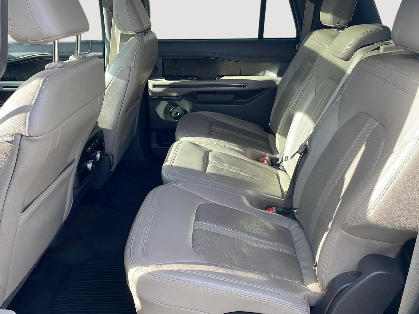Used 2021 Star White Metallic Tri-Coat Ford Limited image 19